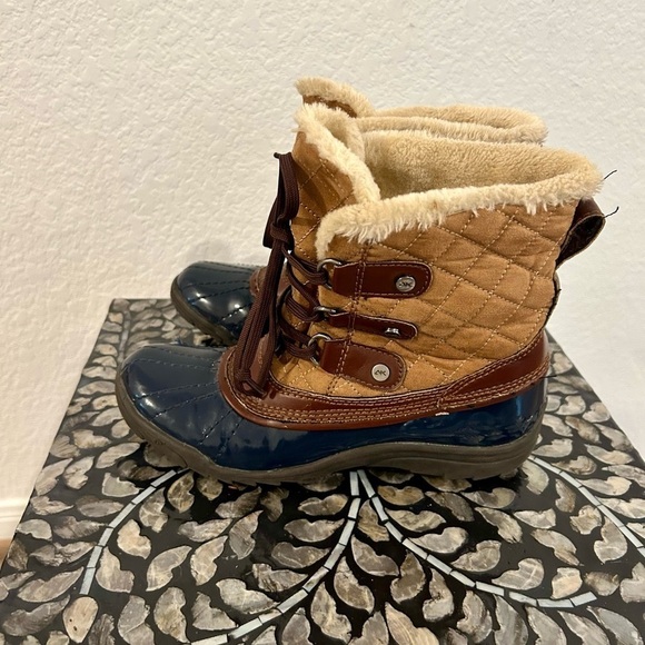 Rain ☔️ Snow ❄️ Duck Boot Quilted Faux Fur Lined lace up Rubberr Boot - Picture 1 of 5